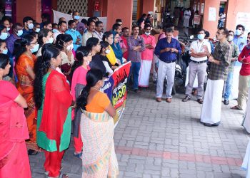 ഒരു മാസത്തെ ശമ്പളം ബോണസായി അനുവദിക്കുക – FSETO പ്രകടനം നടത്തി